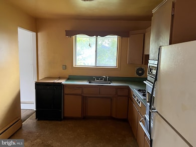 3326 Thomas St, Whitehall, PA 18052 - photo 6