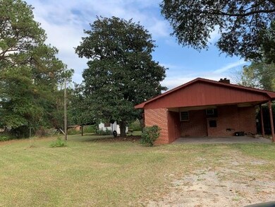 1010 Oak St, Jesup, GA 31545 - photo 3