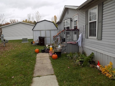 23153 Suffield Ln, Romulus, MI 48174 - photo 5