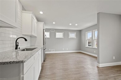 159 Omar St, Struthers, OH 44471 - photo 5