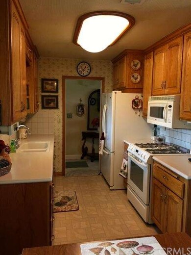 Free Standing Stove and Microwave 