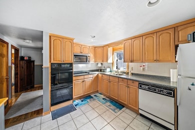 180 E Washington St, Hanson, MA 02341 - photo 3