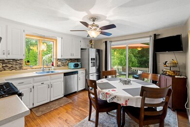 403 Broad St, Nashua, NH 03063 - photo 5