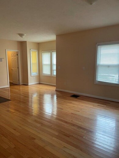 22 Burr St, Springfield, MA 01109 - photo 6