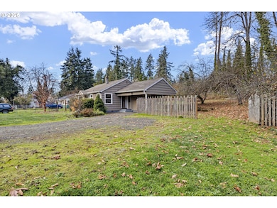 39115 Jasper Lowell Rd, Fall Creek, OR 97438 - photo 2