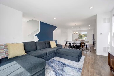 1037 Wren Rd, Des Plaines, IL 60018 - photo 2