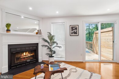 2152 Whisperwood Glen Ln, Reston, VA 20191 - photo 6