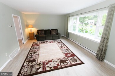 84 Woodstock Dr, Newtown, PA 18940 - photo 3