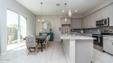 901 S Smith Rd Model 2-10