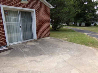 535 Columbia Ave, Ramseur, NC 27316 - photo 5