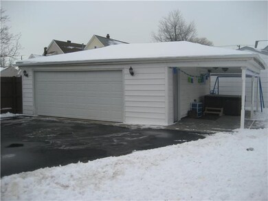 Parking Lot/Garage
