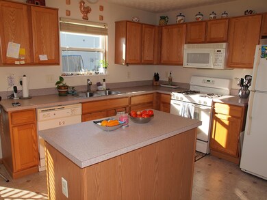 9203 Cambrian Commons Dr, Columbus, OH 43240 - photo 6