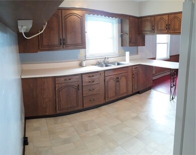 Plenty of cupboard and counter space!