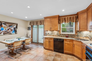 2318 A Corporal Kennedy St unit 95, Bayside, NY 11360 - photo 5