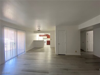 5221 River Glen Dr unit 195, Las Vegas, NV 89103 - photo 3