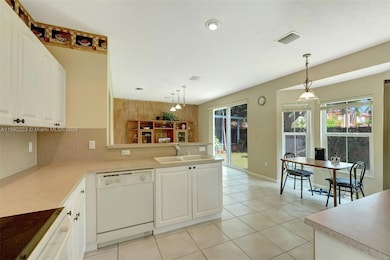 14143 N Cypress Cove Cir, Davie, FL 33325 - photo 7