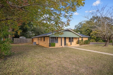 532 Mockingbird Ln, Nacogdoches, TX 75964 - photo 2