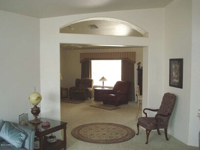 Arch LR to Fam Room