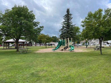 102 E Lincoln Ave, Tomahawk, WI 54487 - photo 3