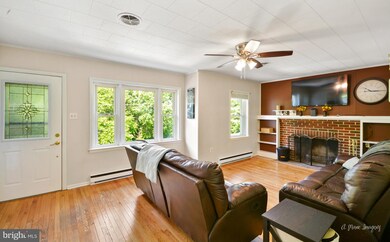 3517 Cemetery Cir, Knoxville, MD 21758 - photo 3