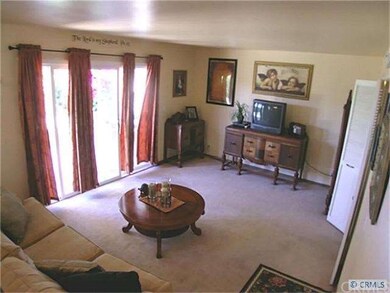Step down family room that flows to the back yard