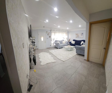 8179 Whitefield St, Dearborn Heights, MI 48127 - photo 4