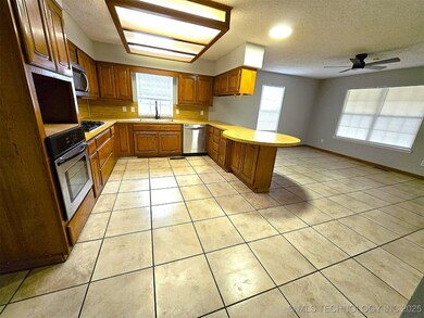 12404 E 35th St, Tulsa, OK 74146 - photo 6