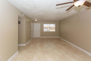 13810 N Garden Court Dr, Sun City, AZ 85351 - photo 3