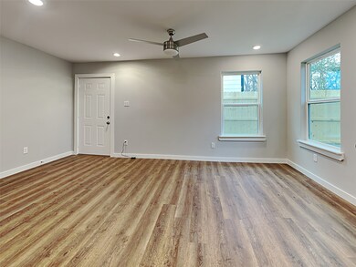 1017 North Ln unit B, Houston, TX 77088 - photo 2
