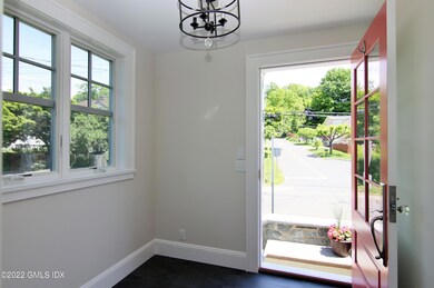 92 Pemberwick Rd unit Upstairs, Greenwich, CT 06831 - photo 2