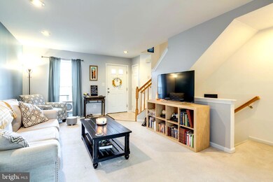 1754 Tiger Lily Cir, Woodbridge, VA 22192 - photo 5