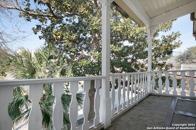 822 E Carson St unit 2, San Antonio, TX 78208 - photo 3