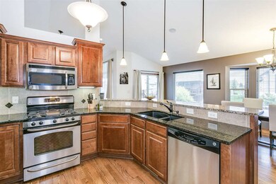 Stainless steel appliances stay! Upgraded cabinetr