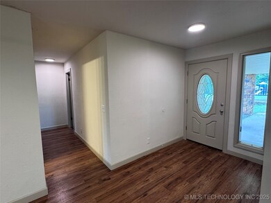 2710 E Louisville St, Broken Arrow, OK 74014 - photo 4