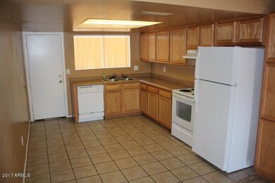 3313 Kitchen 1