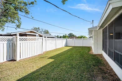 319 Mendez Dr, Sarasota, FL 34243 - photo 5