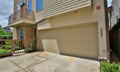 The amazing courtyard catches
your eye and adds d