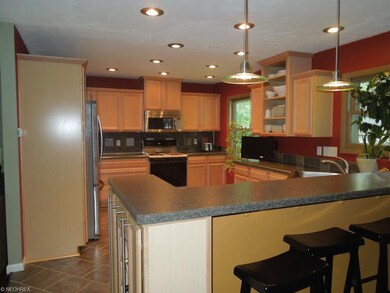 Completely renovated kitchen with ceramic tile, st