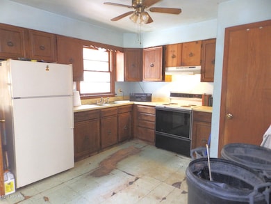 1232 Milford Rd, Dingmans Ferry, PA 18328 - photo 5