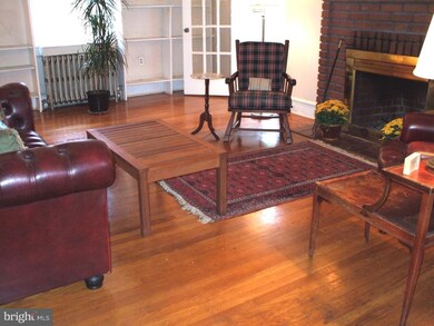 138 E Parkway Ave, Chester, PA 19013 - photo 4