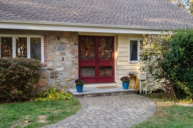 21 Acorn Dr, Uxbridge, MA 01569 - photo 4