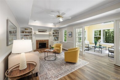 LVP, wood/gas FP, built-ins