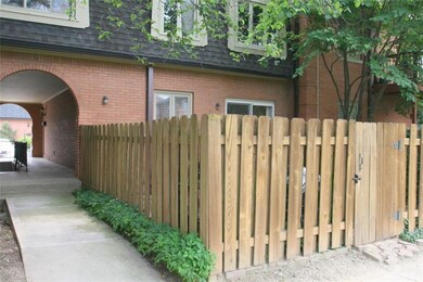 8508 Canterbury Square E, Indianapolis, IN 46260 - photo 5