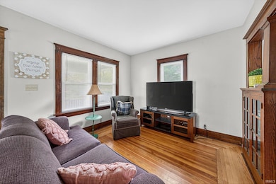 210 Chapin St, South Bend, IN 46601 - photo 4