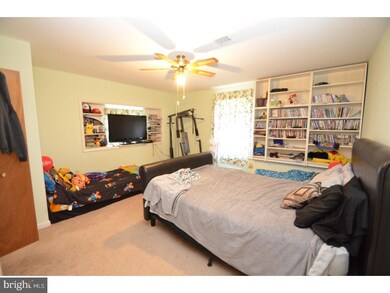 1028 Sherman St, Allentown, PA 18109 - photo 6