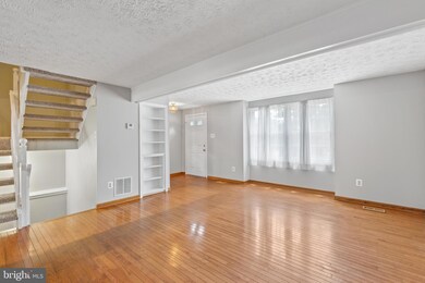 9008 Golden Leaf Ct, Springfield, VA 22153 - photo 2