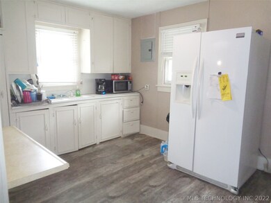 301 S 4th St, Eufaula, OK 74432 - photo 7