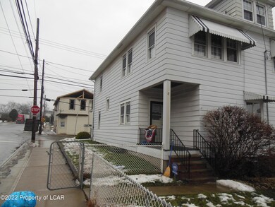 1034 Scott St, Wilkes Barre, PA 18705 - photo 7