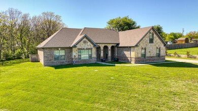 115 Hedges Cir, Weatherford, TX 76085 - photo 2