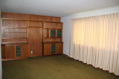 111 E 28th St S, Newton, IA 50208 - photo 7